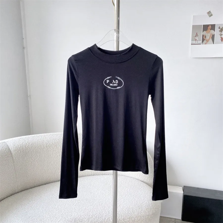 Damen-T-Shirt-Designer mit langen Ärmeln, europäischer und amerikanischer leichter Luxus, klassische Buchstabenstickerei, eng anliegend, sexy, minimalistischer Grundstil