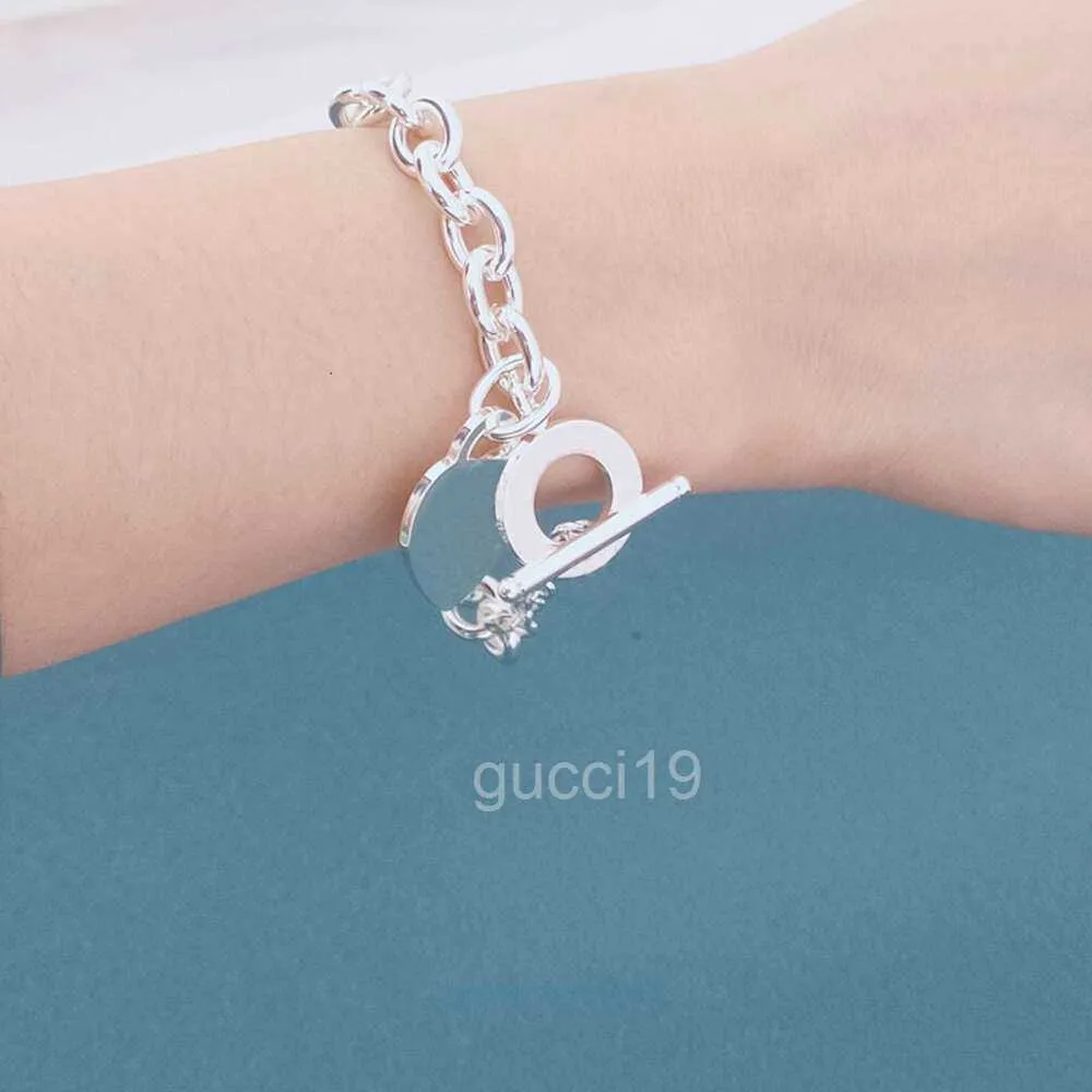 Charm Bangle Armband v Verguld t Perzik Merk Licht Luxe Veelzijdige Paar Mode Populaire Show C447