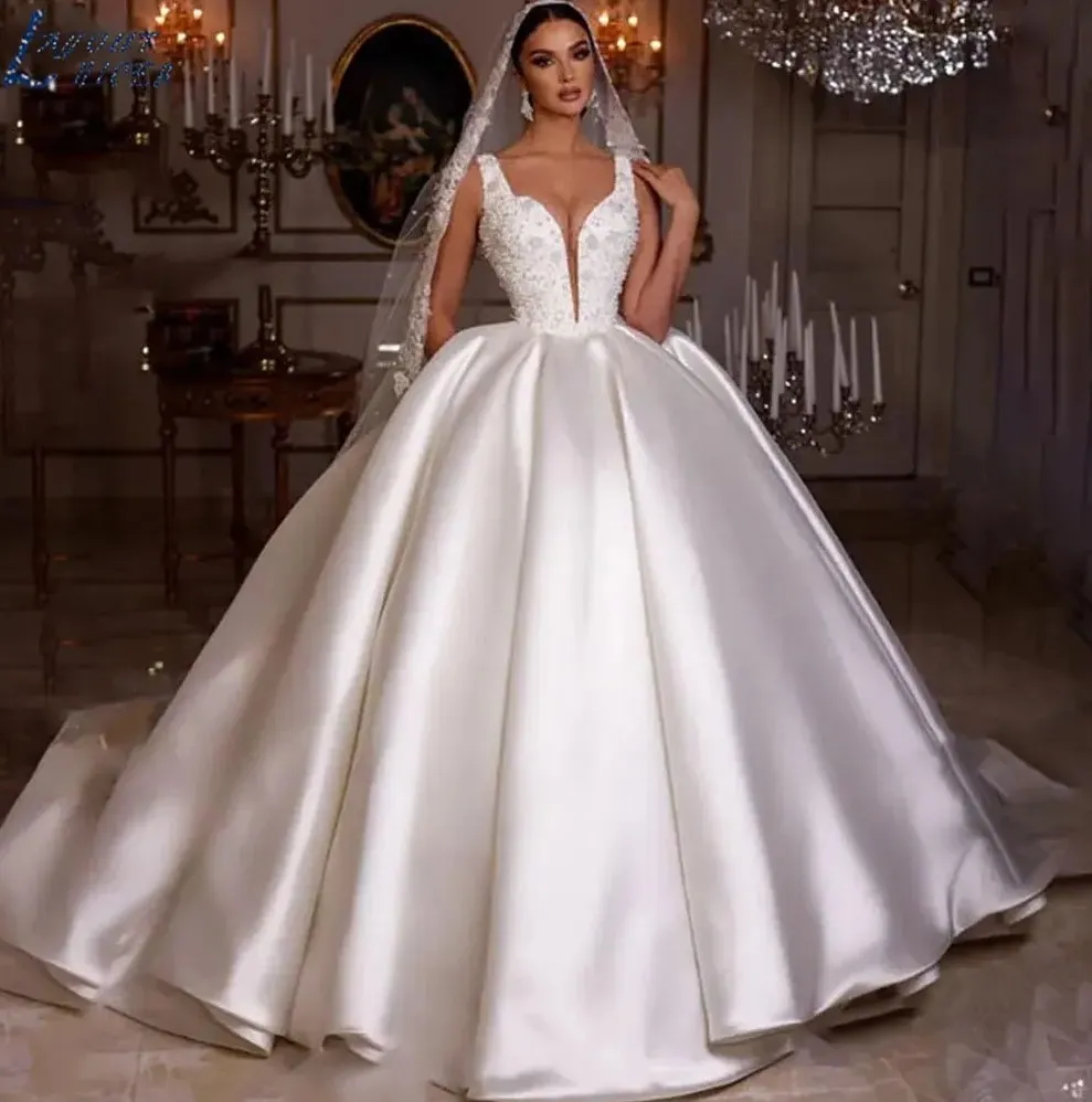 Luxury Sleeveless Wedding Dress 2024 V-neck Pearls Satin A-line Royal Train Princess Birde Formal Gowns Vestido De Novia