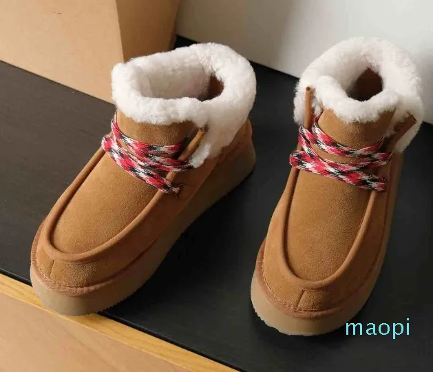 Nowe klasyczne mini krótkie buty z innowacyjnym designem grube podeżne buty śnieżne
