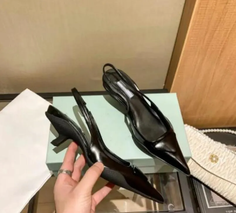 Scarpe eleganti di lusso per le donne Slingback a punta di marca Tacchi alti da donna Stilista estivo Décolleté Slip on scarpe Sandali da festa femminili