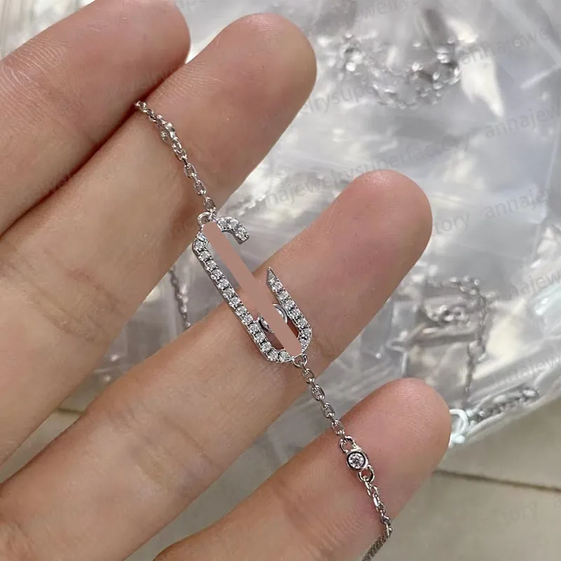2024 Luxury Messik Series Charm -armband för kvinnor 18K Rose Gold Geometric Diamond Slide Three Diamond S925 Silver Fashion Designer Jewelry Gift
