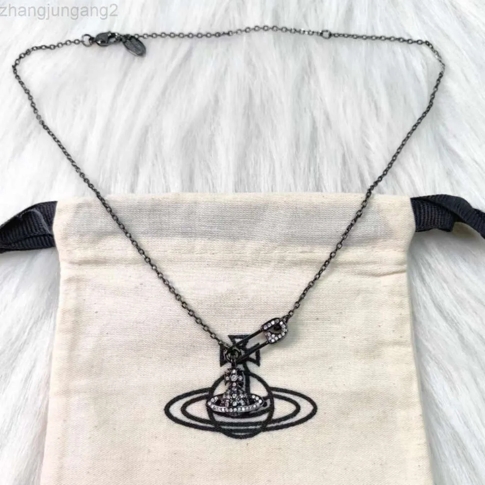 Diseñadora Viviane Westwoods Viviennr Emperatriz Viuda Xi Gao Ban Ben Pin Saturno Collar con Lanza Negra 232+63