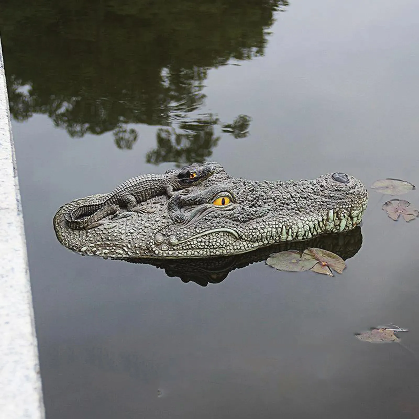 Realistic Alligator Floating Decoy - Pool & Garden Protector - Keep ...