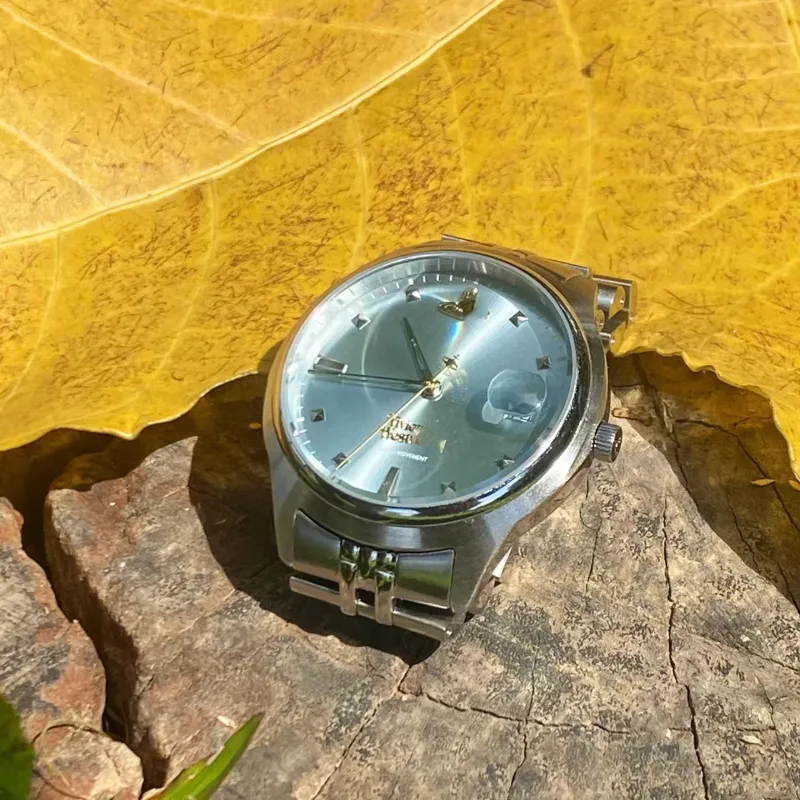Vivi Brand kvinnors armbandsur High End Broken Ice Blue Fashion Saturn Quartz Watch