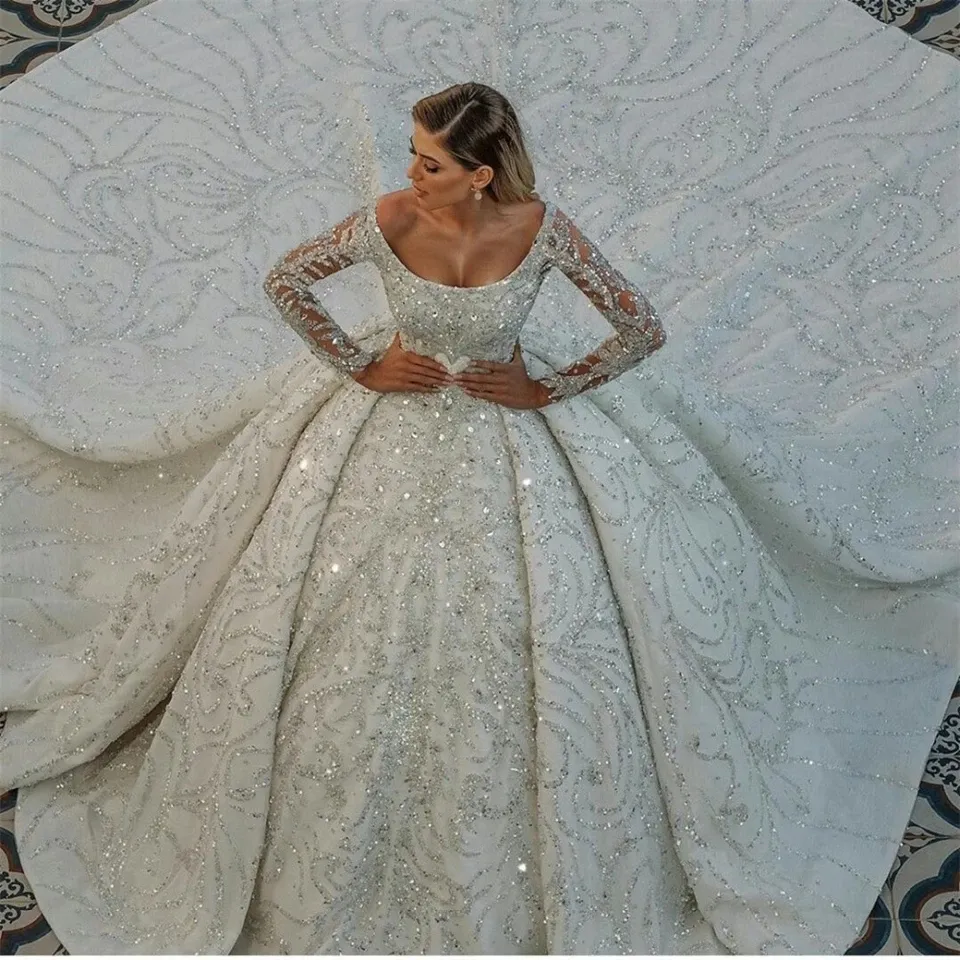 2024 Robe de mariée de luxe Dubaï Arabe Per perle à manches longues couches à paillettes Boues de bal de mariée