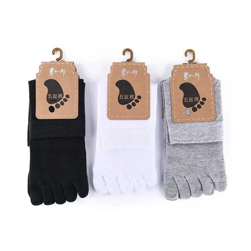 Chaussettes de sport Chaussettes unisexes à orteils Hommes et femmes Chaussettes à cinq doigts Chaussettes en coton respirantes Sports Running Couleur unie Noir Blanc Gris happy Soks YQ240126