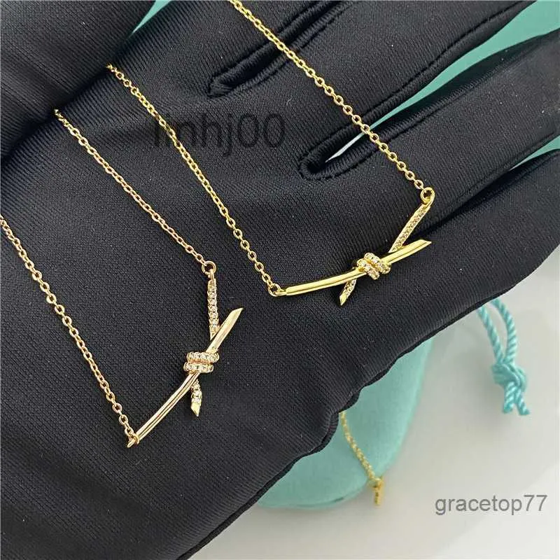 Pendant Necklaces Luxury Jewelry Designer t Family Butterfly Knot Necklace with Diamond Electroplated Rose Gold Trend Personalize 4zlm 5q15 C7uj C7UJ