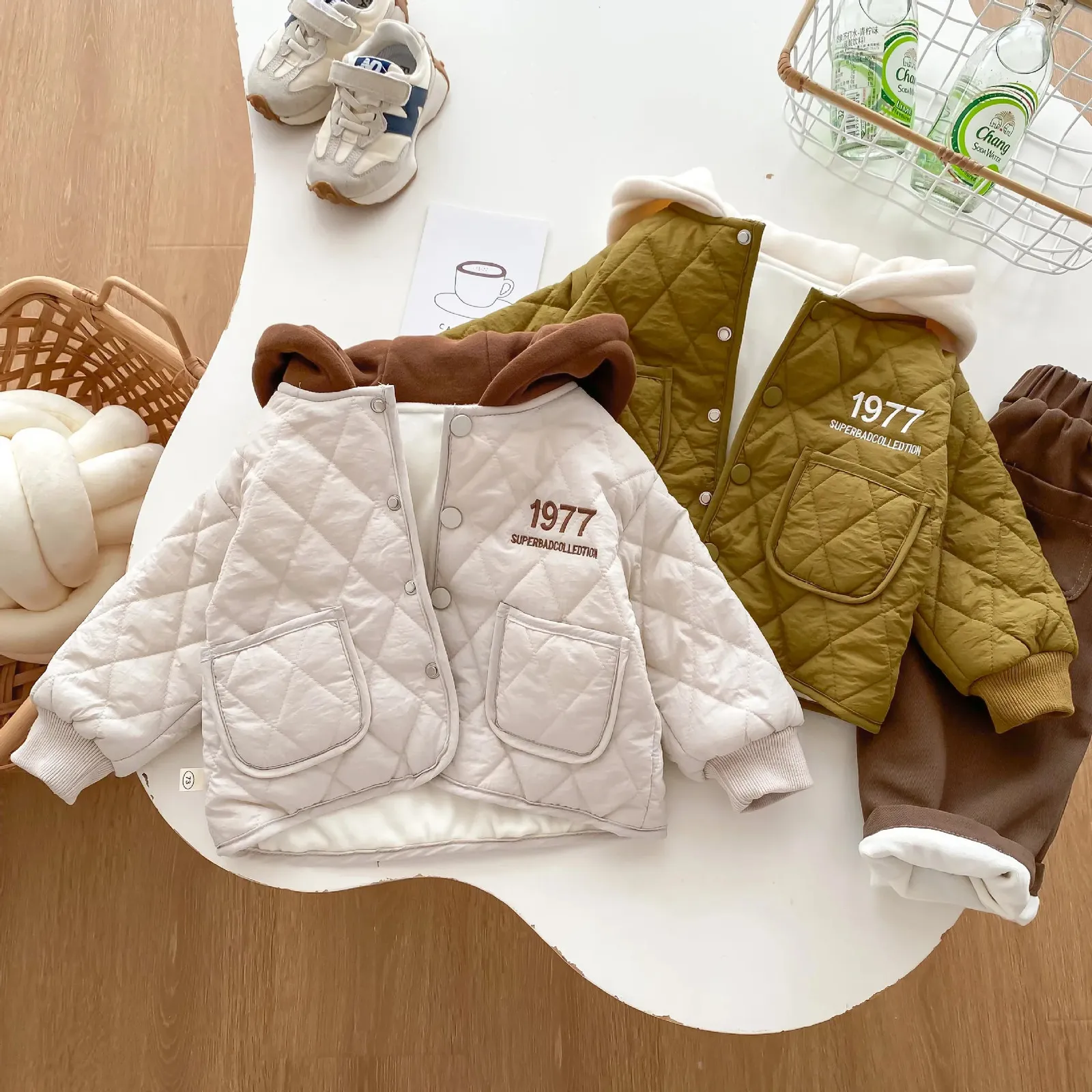 7851 Childrens Hooded Coat Winter Fashion Baby Boys Thickened Cottonpadded Jacket Contrast Color Girls 240122
