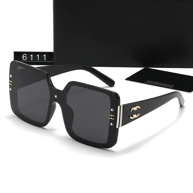 Lunettes de soleil ovales de luxe chaudes pour hommes femmes Designer Summer Shades Lunettes polarisées Noir Vintage Lunettes de soleil surdimensionnées de femmes Lunettes de soleil masculines avec boîte