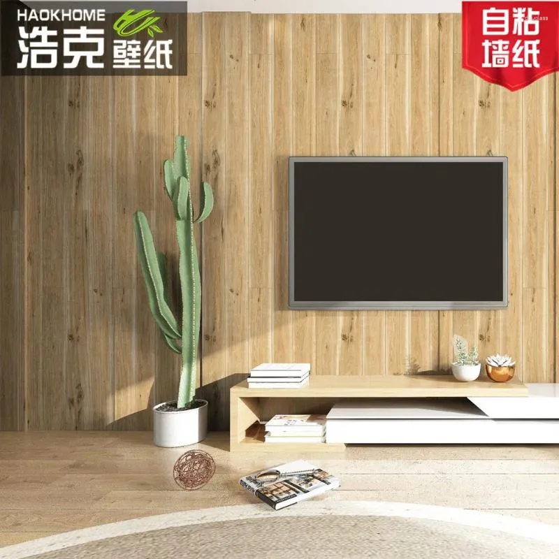 壁ステッカーシンプル中国のPVC自己粘着性のある木製プリントの壁紙防水材色のステッカー垂直ストリップの木製パネルテレビ