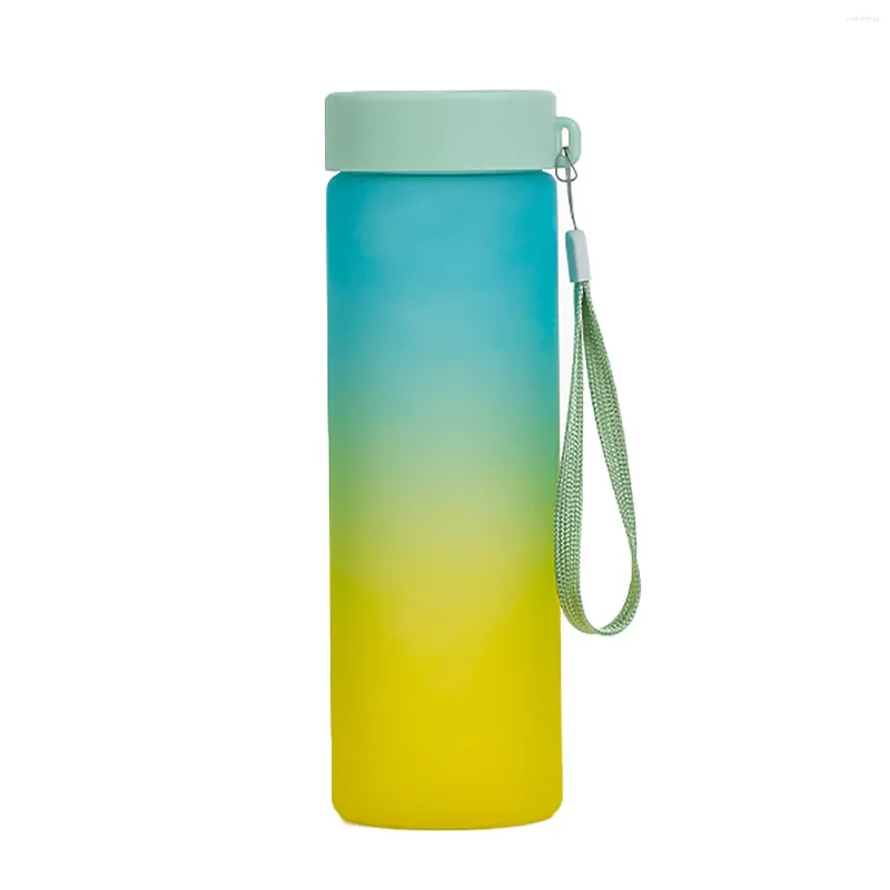 Bottiglie d'acqua Bottiglia sportiva da 600 ml A tenuta stagna Senza BPA Plastica atossica per palestra Campeggio Escursionismo Viaggi