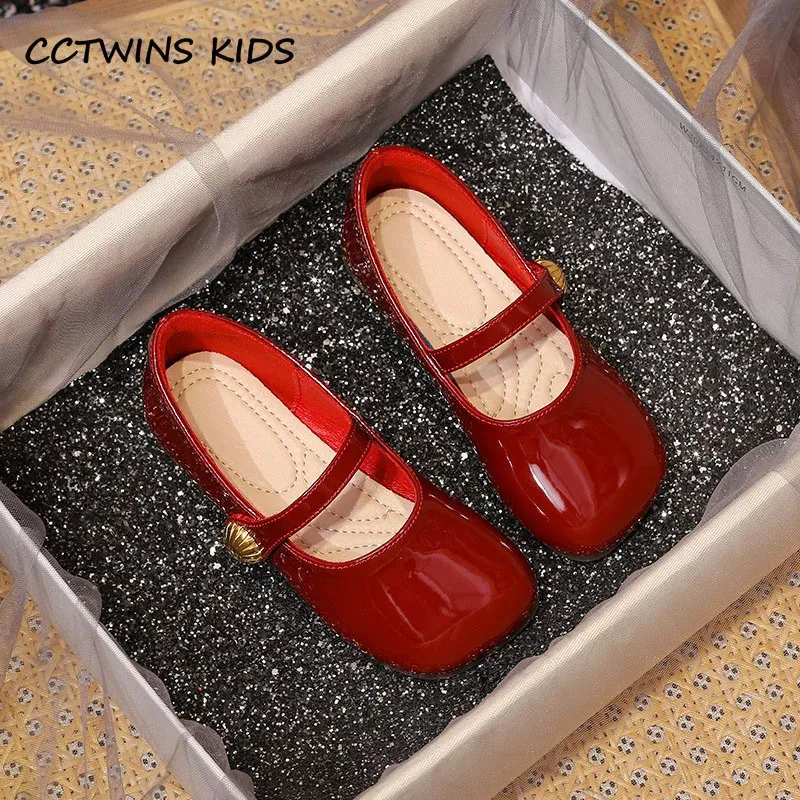 Girls Princess Shoes Spring Fashion Mary Jane Dress Dance Baby Kids Sandals Ballet Brand Patent Metal Soft Sole Red Flats 240124