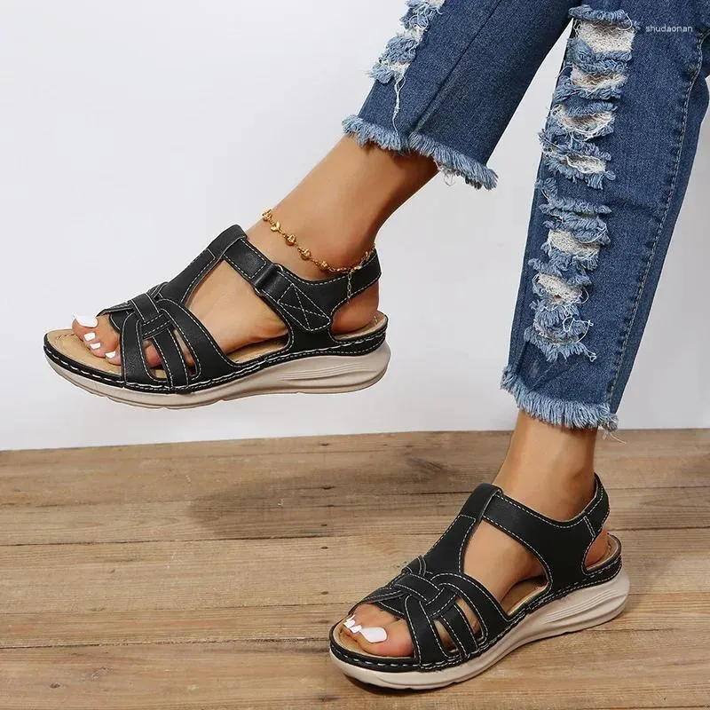 Sandalen 2024 Hoge kwaliteit effen kleur zomer dames Romeinse stijl wedge open teen flats casual schoenen