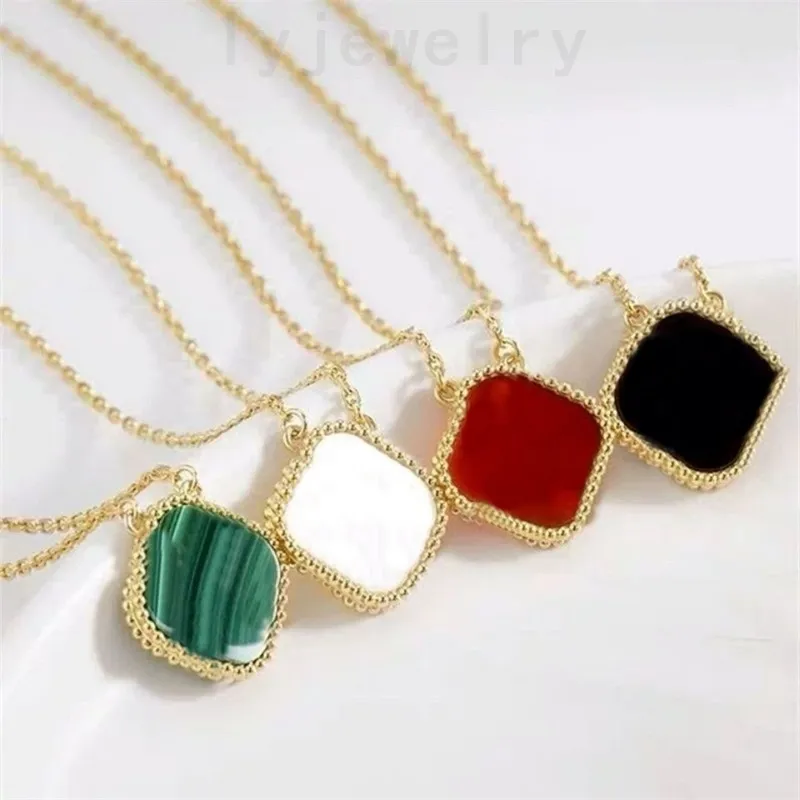 Luxury necklace women mens chain Designer Jewelry four leaf clovers Mother of pearl chains for men gold color hiphop designers pendants necklaces ZB002 F23