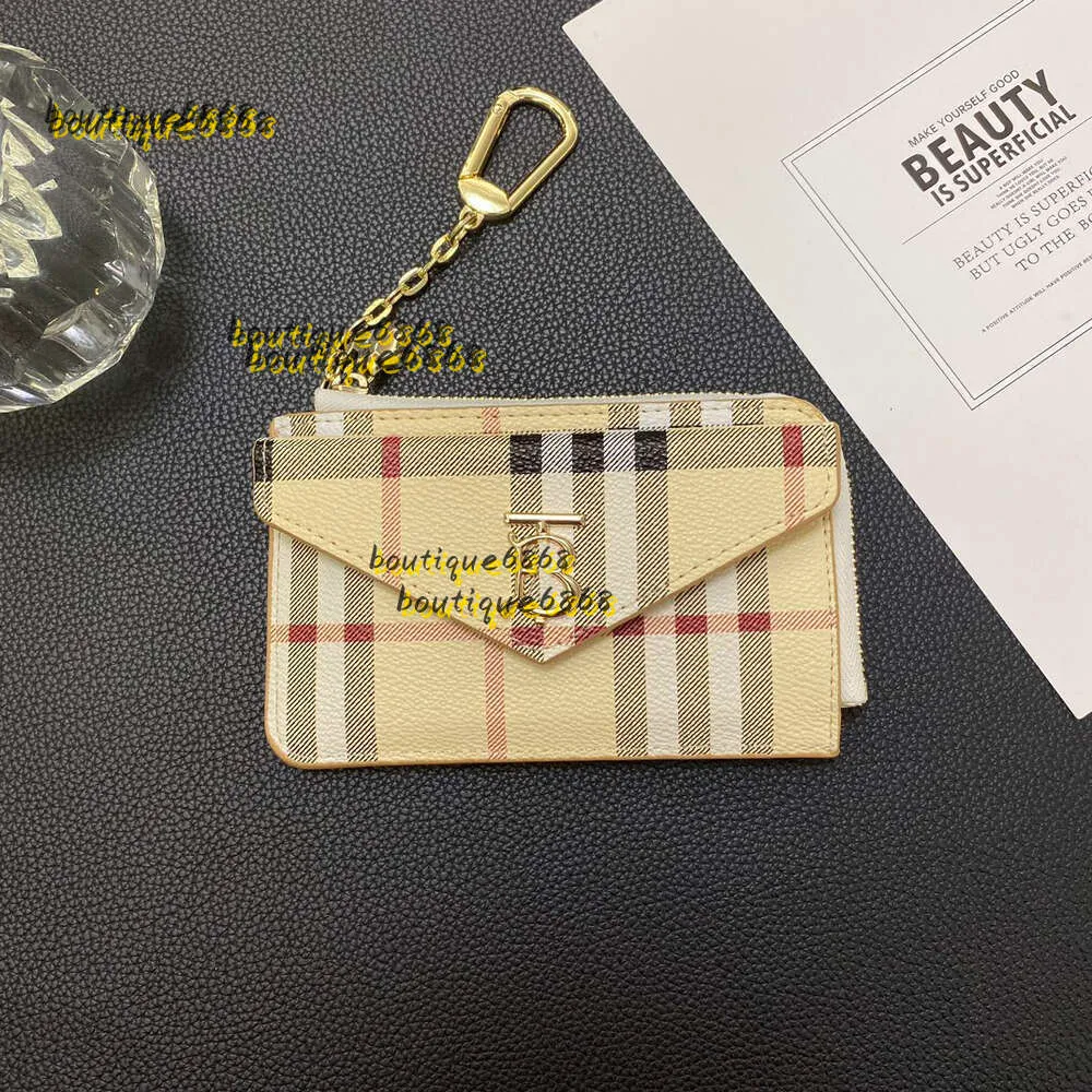 Nyckelringar Lanyards Fashion Ladies Designer Card Bag Keychain Double Coin Purse Kontrollerad Key Men's Driving Key Link Bag 2024 Designer Keychain Make Luxury Keychain