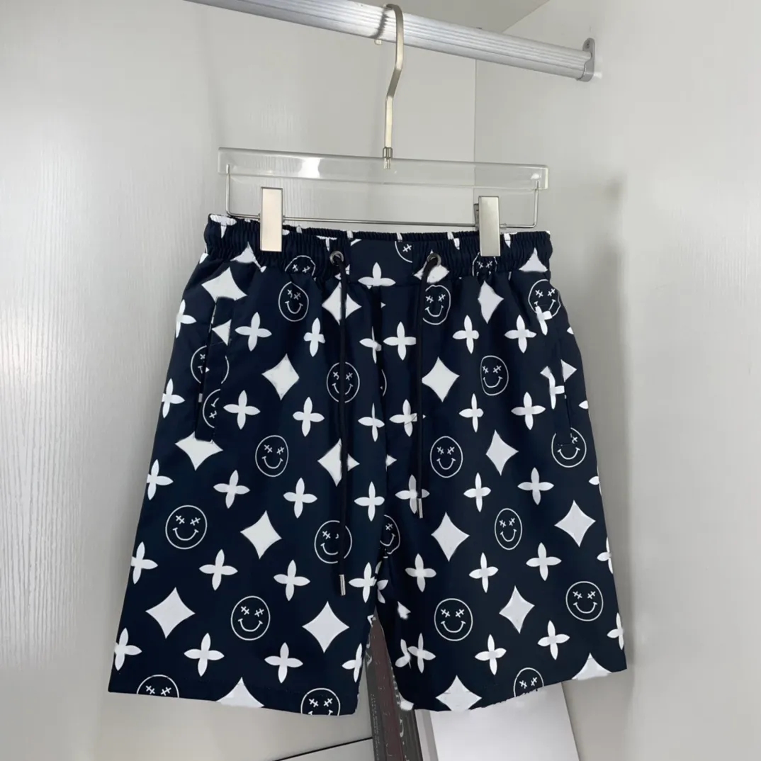 24SS Summer Shorts Vattentät och snabbtorkande badkläder Designer Men'sl White Black Beach Shortss Men's Swimwears Men's Swimming Trunks