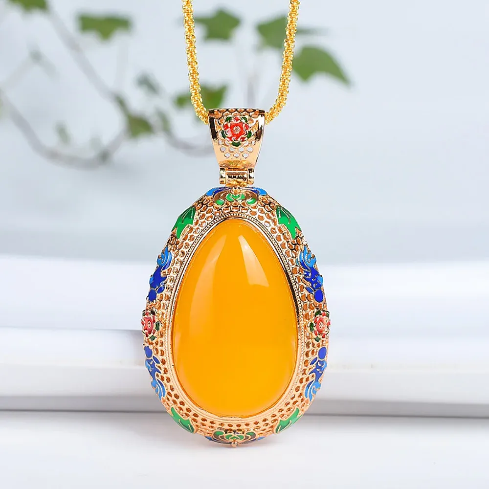 Pendants Natural Jade Droplet Shaped Pendant Necklace For Woman Yellow Chalcedony Charm Ethnic Style Luxury Jewelry Accessories Wholesale