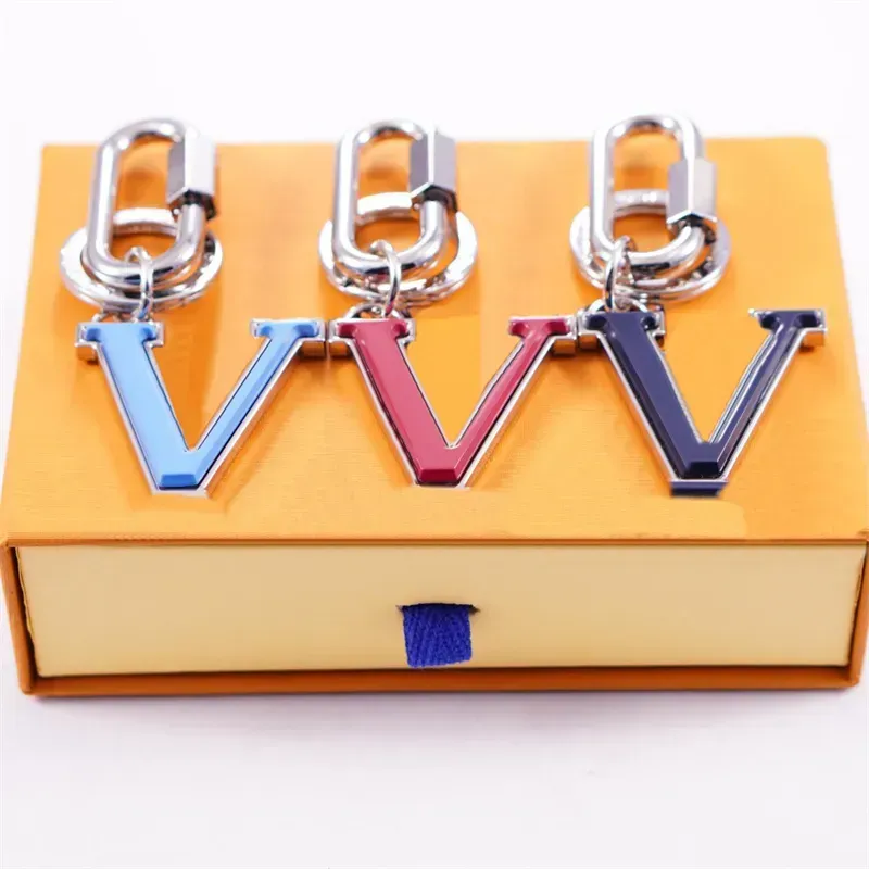 Fashion Mens Chain Designer Woman V Hang Keychain Gold Sier Ring Letter Bag Decoration Brand Key Pendant Llavero Classics CYD24012807-6