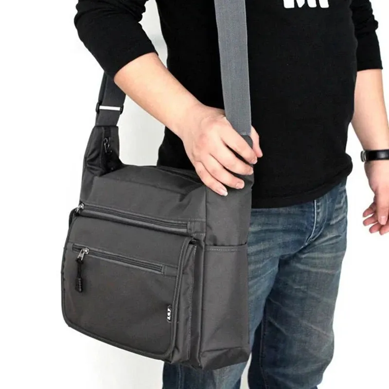 Mens Shoulder Messenger Bag Oxford Cloth Material British Casual Style High Quality Design Multifunction Large Capacity 240119