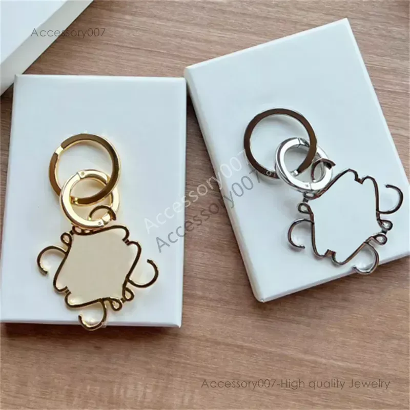 desigenr jewelry Designer Car Key Carabiner Keychains Mens Anagram Pendants Key Chain Lover Couple Bags Pendants Luxury Metal Keyrings Silver Gold Keys