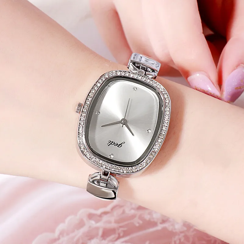 Feminino oval retro moda casual luz luxo de alta qualidade senso de temperamento simples cinto à prova dwaterproof água relógio de quartzo montre de luxe presentes a11