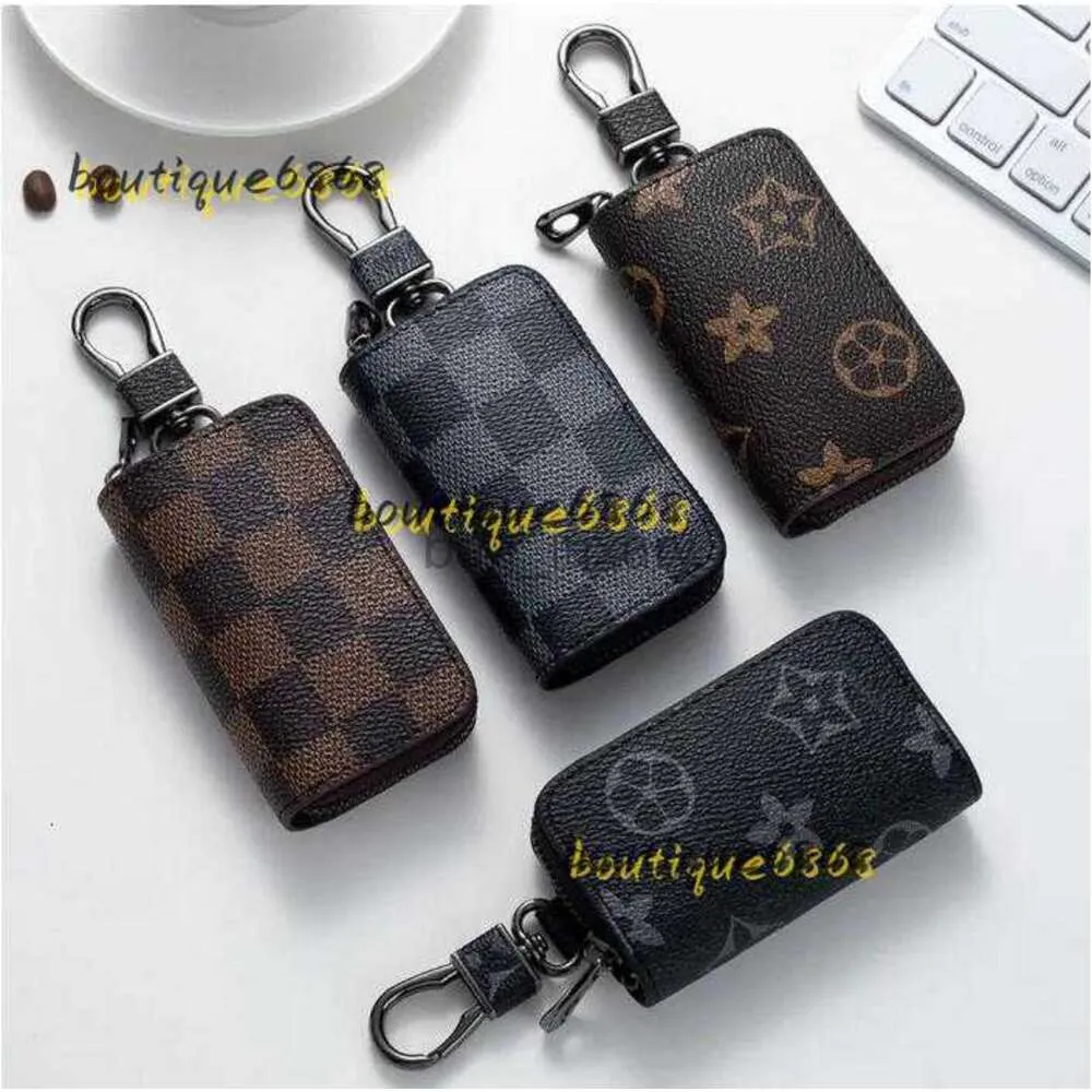 Keychains Lanyards PU Leather Bag Keychains Car Keys Holder Key Rings Black Plaid Brown Flower Pouches Pendant Keyrings Charms for Men Women Gifts 2024