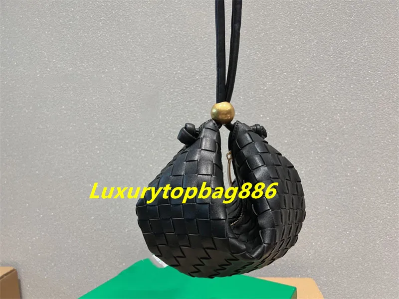 Populär ny svart sväng vävd armhålväska lyxiga axelväskor mjuk designer handväska stickning läder crossbody hobos väska lady clutch purses