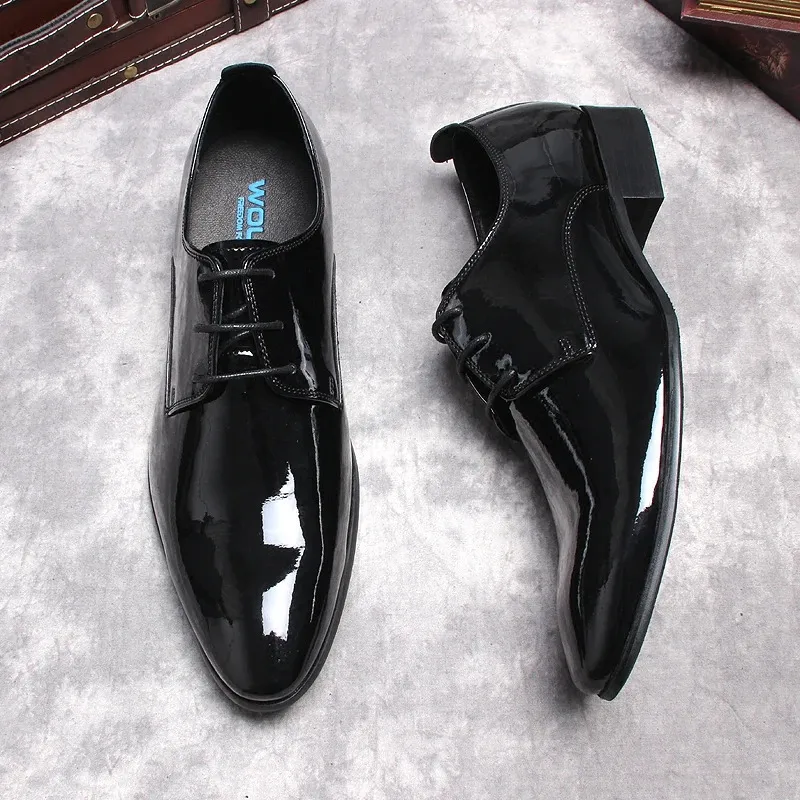 Italiensk vinröd svart äkta läder oxford klänningskor patent läder snörning kostym skor skor bröllop formella herrskor 240118