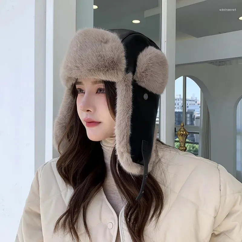 Berets Leder Lei Feng Hut Für Männer Und Frauen Im Herbst Winter Verdickt Möbliert Warm Gehörschutz Outdoor Ski