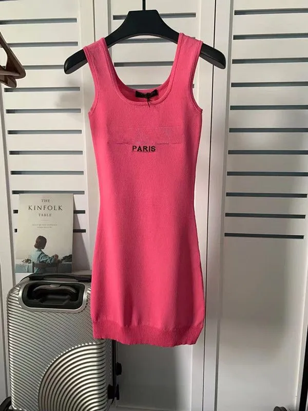 Robe de luxe Robe Robe Yoga Tank Indoor Sport Bra Fitness Vest Gym Ventes Femmes Sous-vêtements rembourrés Tee Running Tee Half STRAP L2