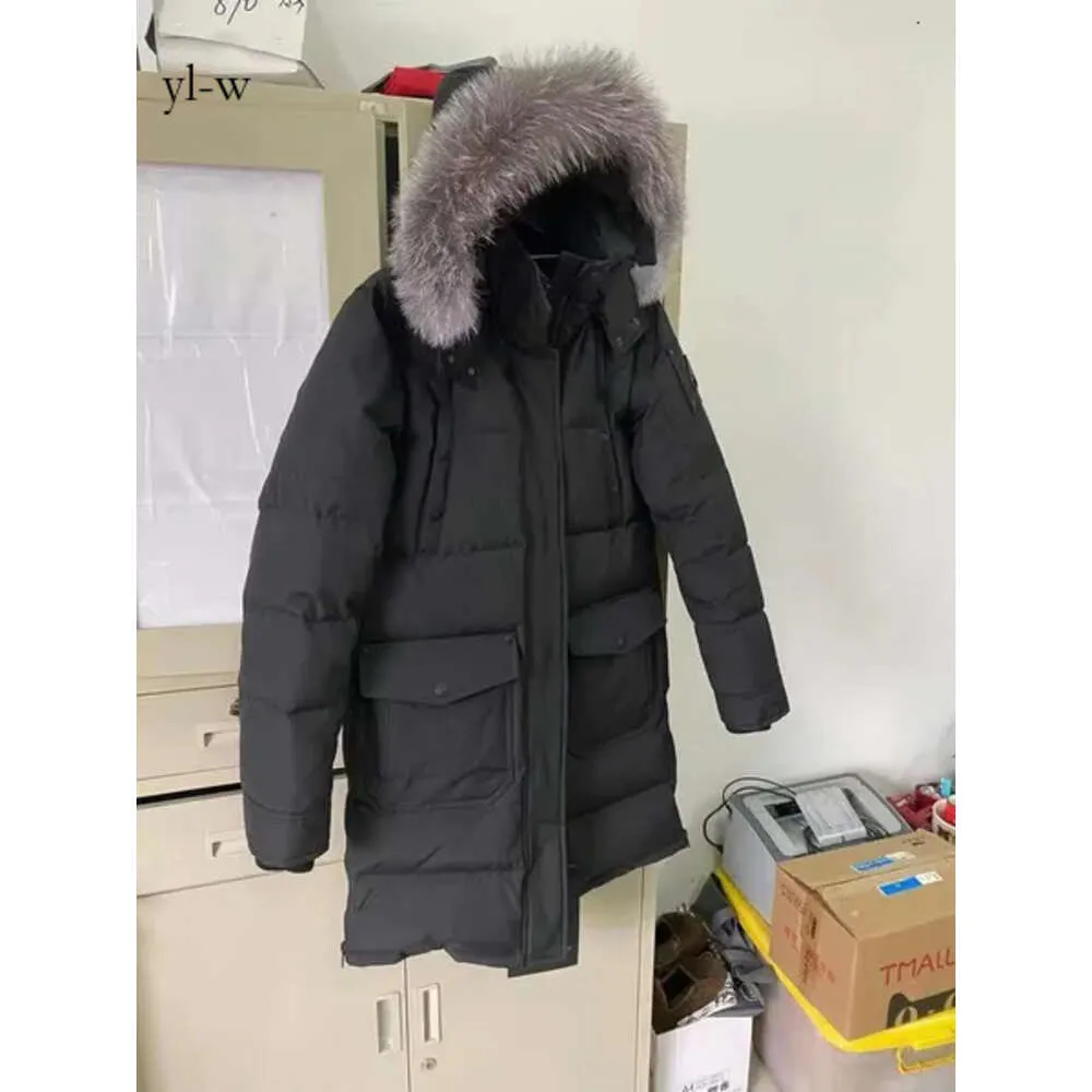 Mooses Knuckles Jacket Canada Men's Down Coats High Real Fur Womens Canadian Woman Style White and Black Fur White Duck Down Mooses Jacket Winter Hot Selling 7984