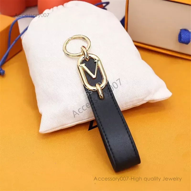 desigenr bijoux Nouveau Designer Couple Porte-clés Unisexe Clé Boucle Sac De Voiture Pendentif Lettre Téléphone Mobile Pendentifs Hommes Femmes En Cuir Porte-clés