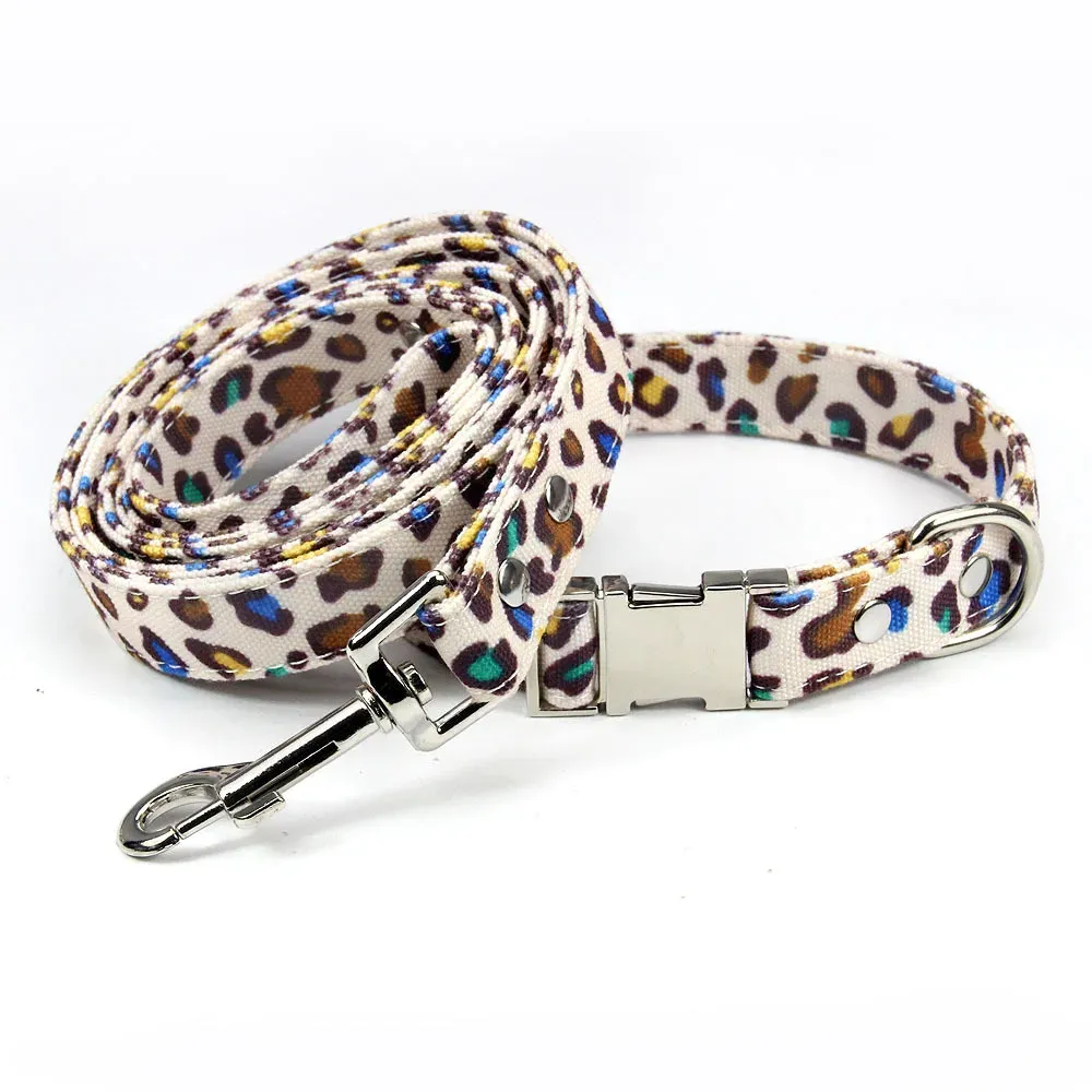 Hondenhalsbandset voor honden, metalen halsband, duurzame verstelbare halsband zacht, coole luipaardprint, canvas aangepast voor honden