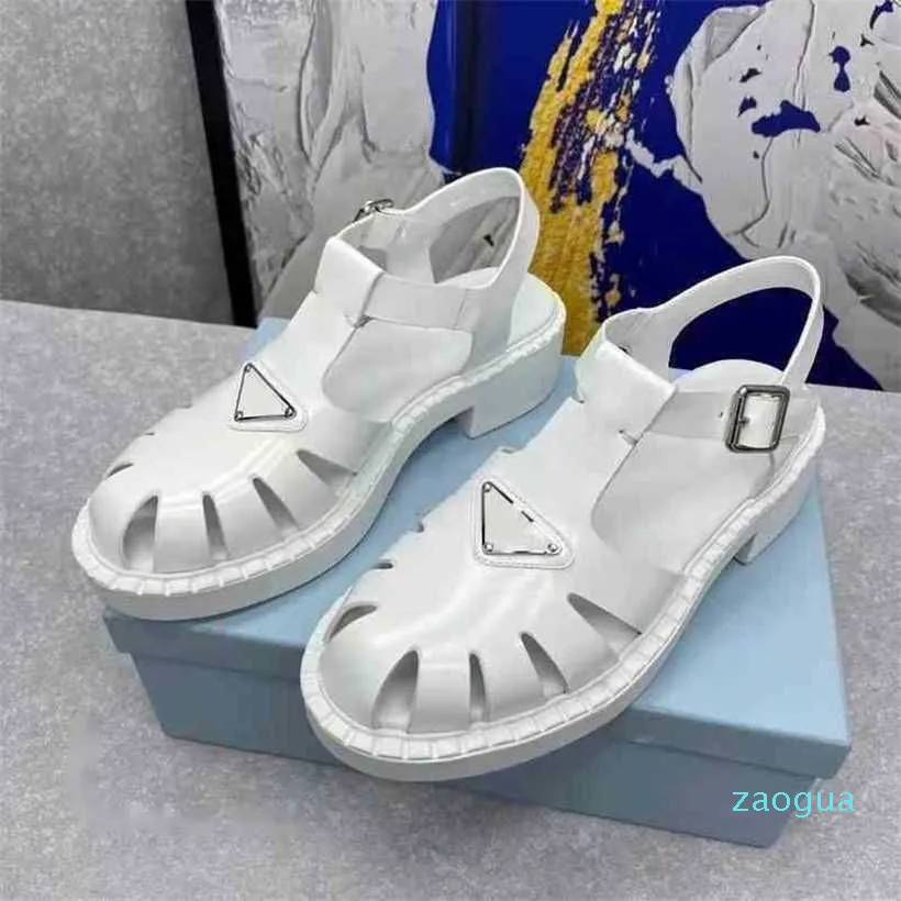 Scarpe eleganti Sandali da spiaggia da donna Designer Sexy Cintura incrociata cava Tacchi alti Sandali con plateau stile britannico per la festa serale