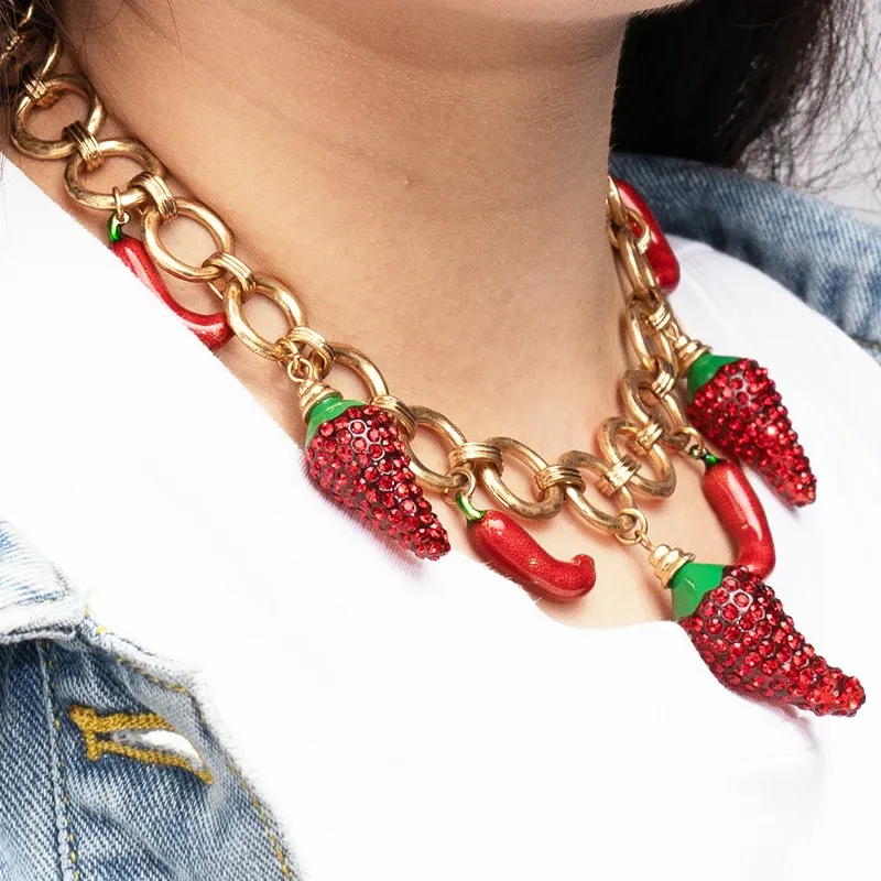 Halsband Red Hot Chili Pepper Cluster Halsband Tassels Justerbar Pendant Stor pärlor 18K Guld rostfritt stål Starlink Chain Choker
