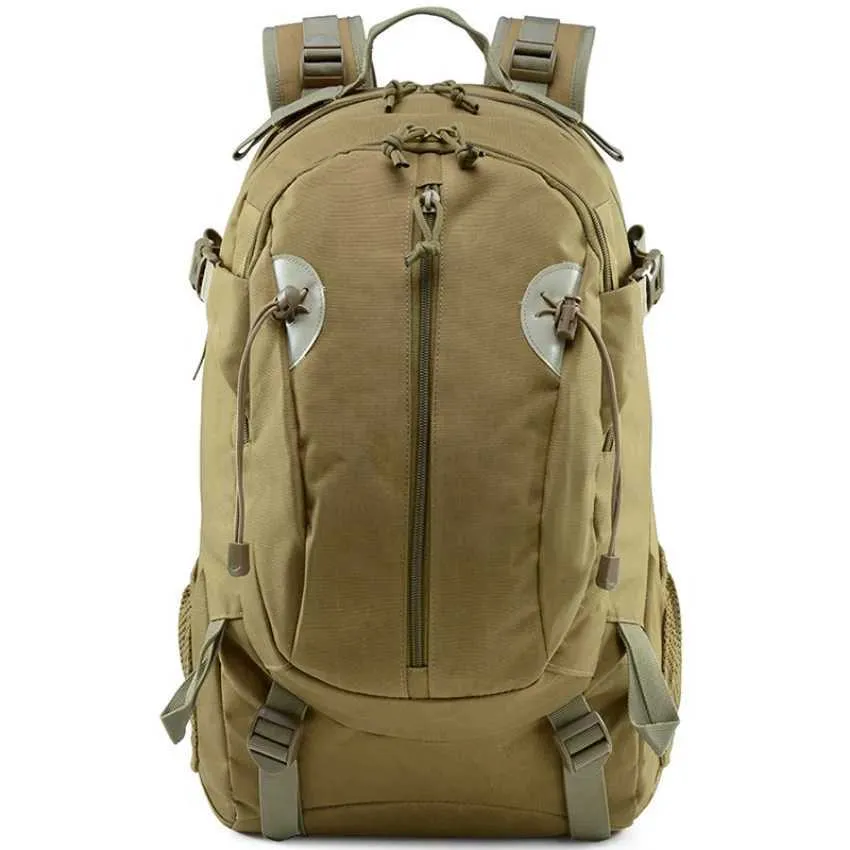 Bolsas de senderismo 30 litros Hombres Mochila táctica militar Bolsas de asalto del ejército 900D Paquete Molle impermeable al aire libre para trekking Camping Bolsa de caza YQ240128