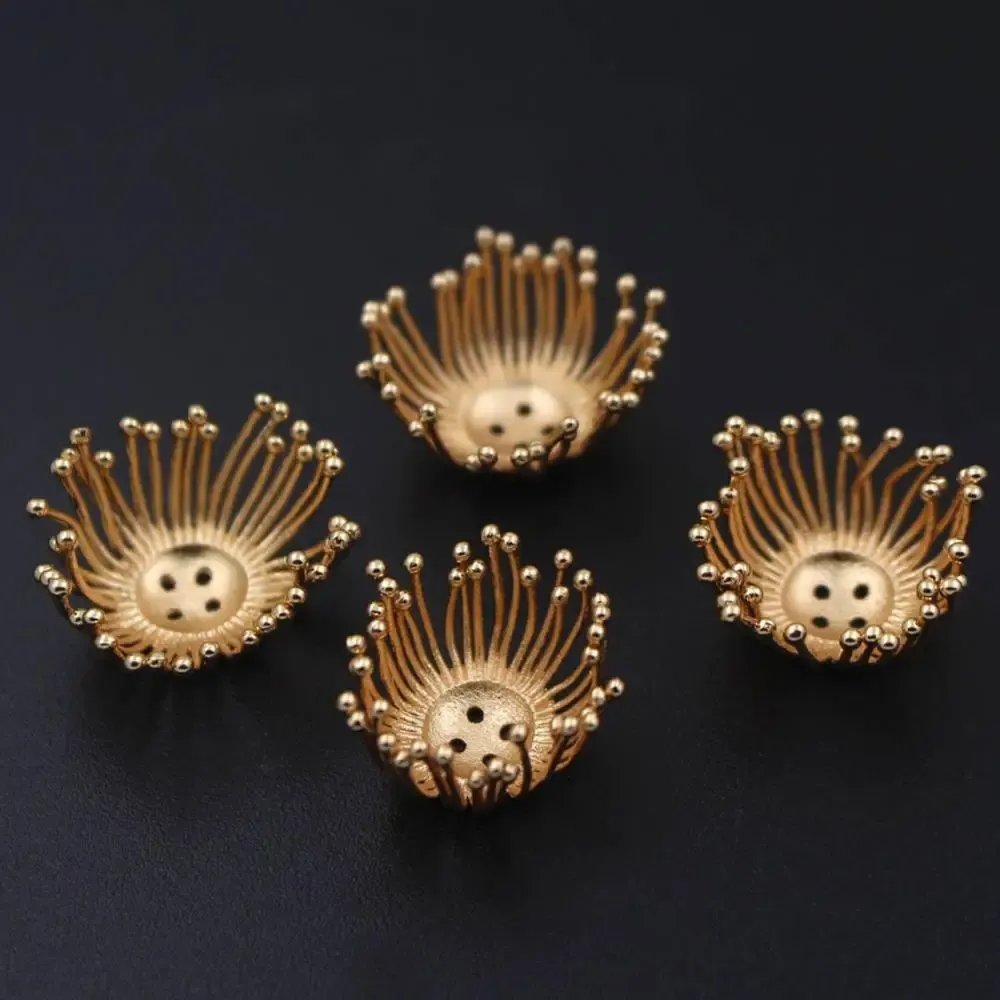 Lucite 50sts mässing Gjutna pistiller Stamens Flower Cluster Caps Pärlor Center Hole Loops Connectors Charms Quality Diy Jewelry Accessories