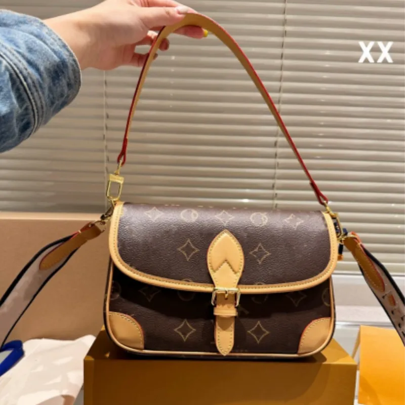 Designer Diane Handbag Ivy Brown Vintage Flower Crossbody Bag Genuine Leather Women Shoulder Bags Hobo Purses High-capacity Wallet
