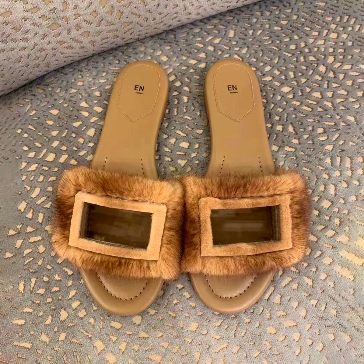 Mule Fashion Mink مصمم فاخر شريحة Loafer Summer Slieper أحذية عرضية فراء Sandale Lady Open New Astrict Outdiors Travel Mens Sandal Indoors Women Hoel Heel