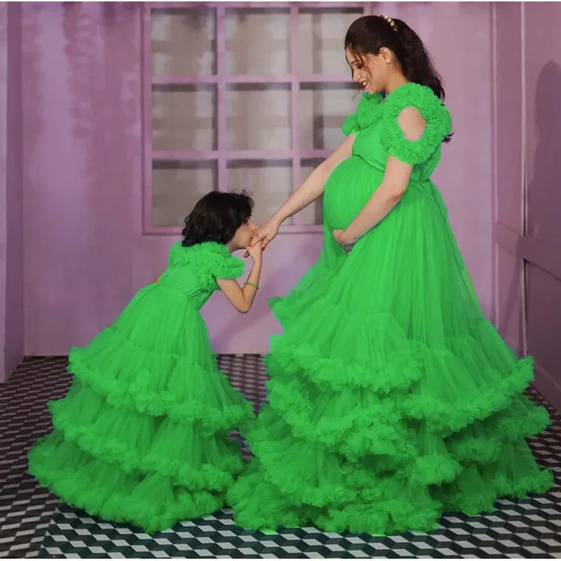 Puffy Tüll-Abschlussballkleider für Mutter und Tochter, hübsche Rüschen, abgestuftes Mesh-Mutter- und Kinder-Partykleid, bodenlanges Fotokleid