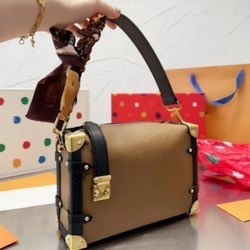 مصمم الجذع Crossbody Mini Square Box Mens Chain Handbag Women Counter Counter Bags Agele Leather Wallet Bag Bag Bag