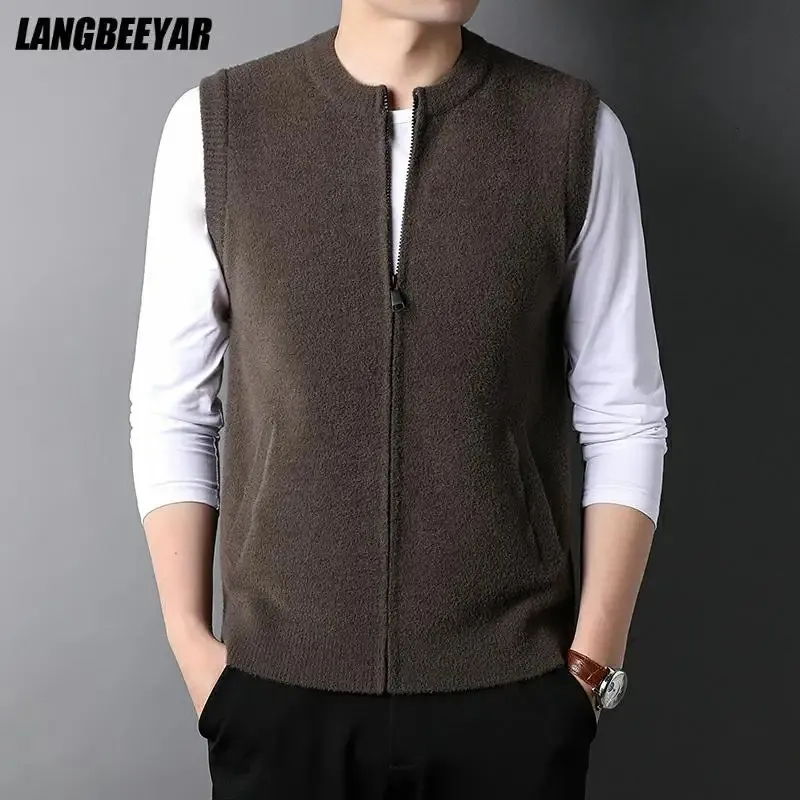 Top Grade Autum Winter Fashion Brand Zipper Knit Cardigan Sweater Vest Men Retro Crew Woolen Sleeveless Casual Man Clothes 240119