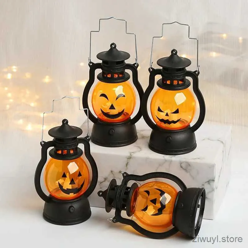 2pcs Kerzen Halloween LED Hängende Kürbislaterne Leichtgeisterlampe Kerze Licht Retro kleine Öllampe Halloween Party Home Decor Horror Requisiten