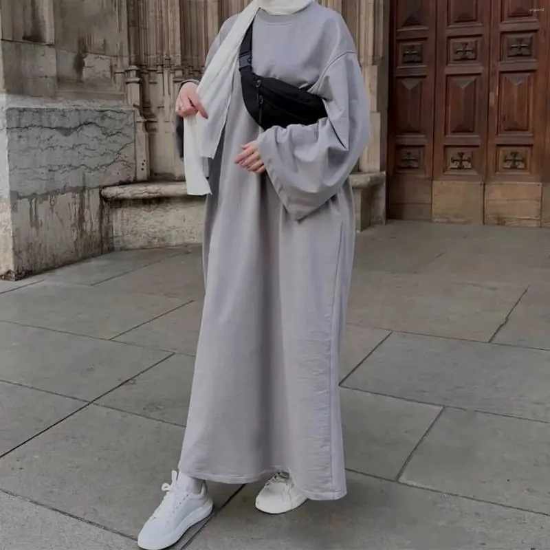 エスニック服のスウェットシャツアバヤロングドレス女性イスラム教徒の毎日服用プレーンシンプルなイスラムラマダンドバイトルコカジュアルヒジャーブローブの衣装