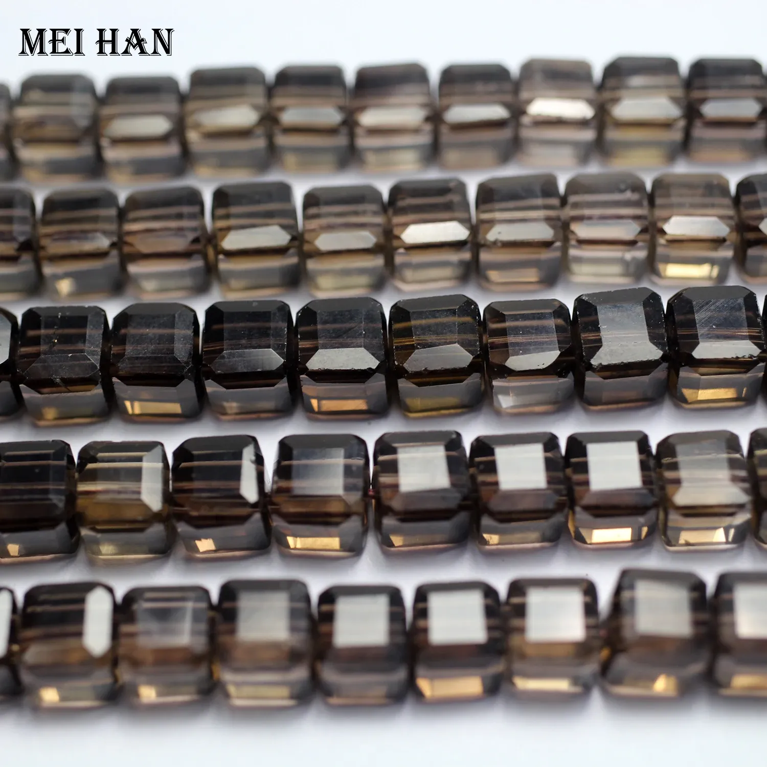 Lucite Meihan Natural Smoky Quartz Faceted Cube 8 * 8 mm Perles brillantes pour bijoux Making Design Fashion Stone Brif Bracelet Collier