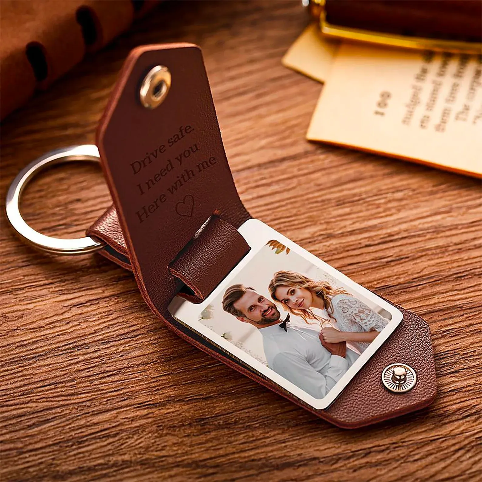 Chaînes en cuir PU avec clip photo, porte-clés en acier inoxydable, personnalisé avec calendrier et breloques gravées, cadeaux pour votre père et votre petit ami