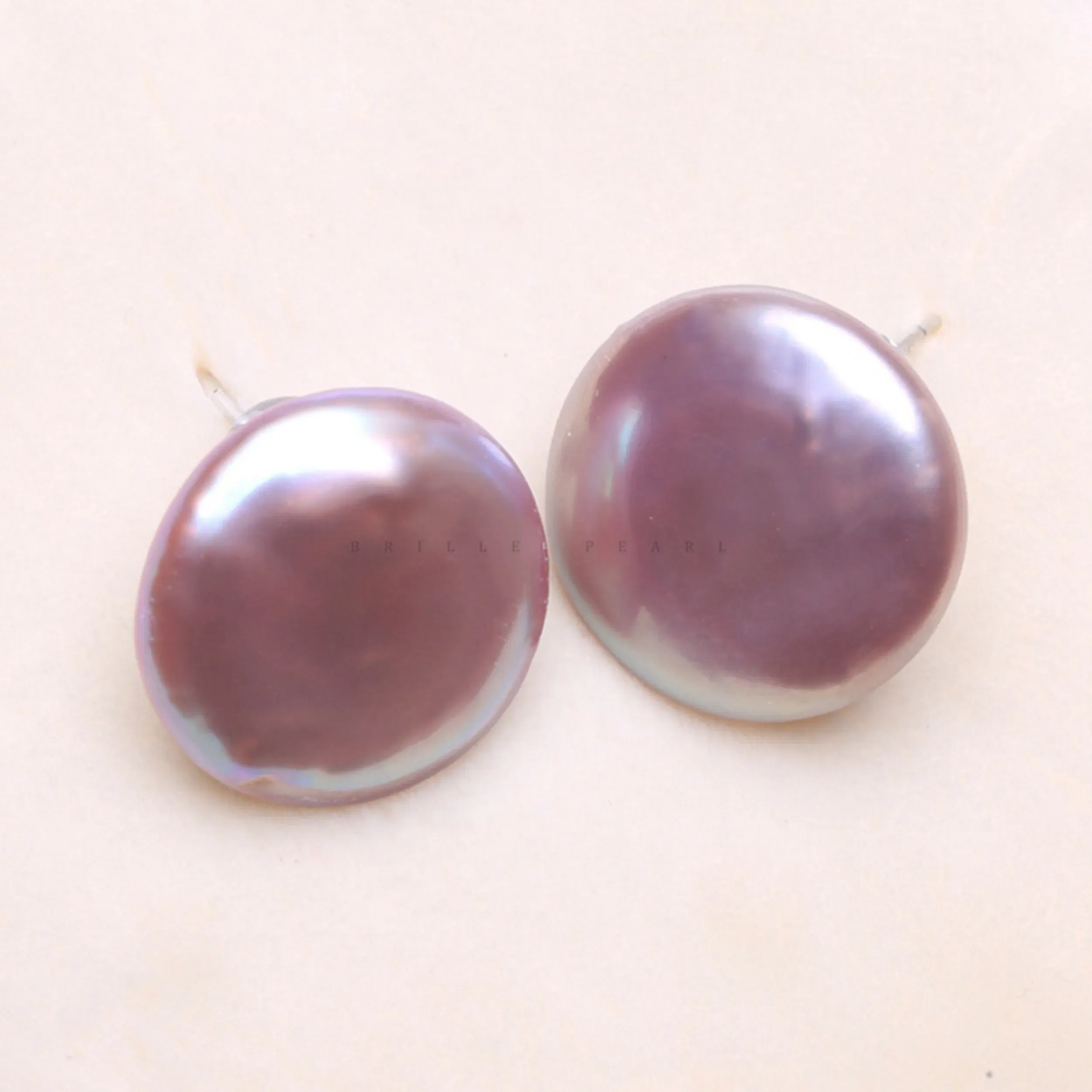 Boucles d'oreilles Vente chaude spéciaux naturels en eau douce Baroque Profilé de perle en forme de bouton d'oreilles en forme de violet