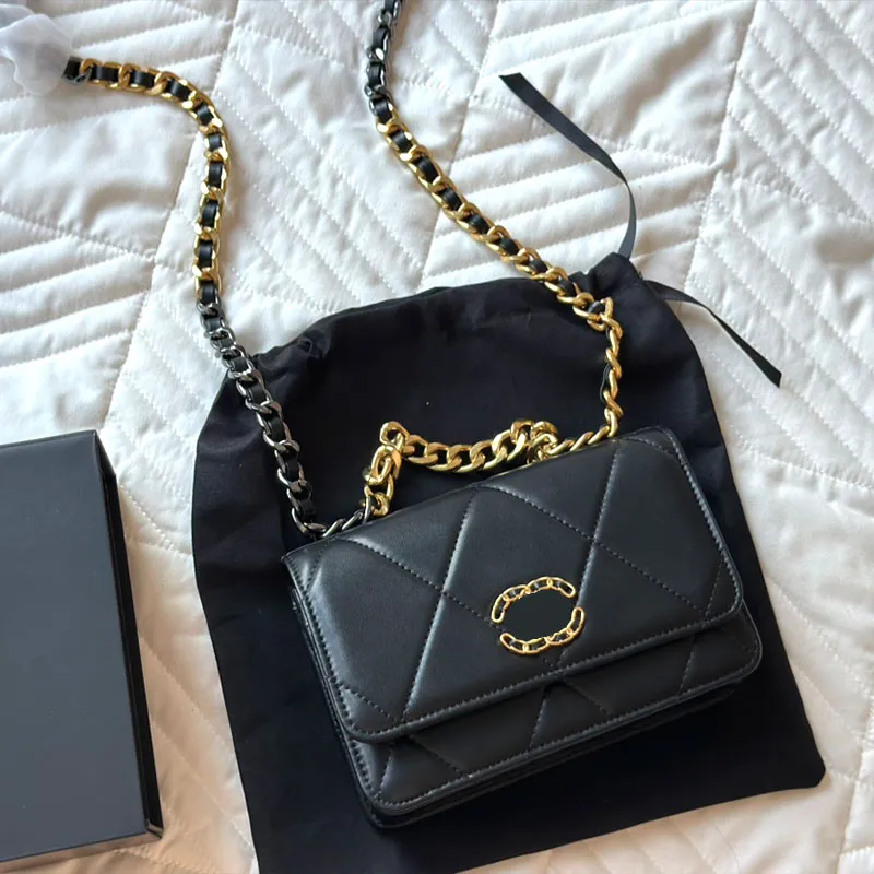 Fashion Designer bag New chain design is full of card position and dark bag size19X12cm box Hand-held crossbody bag