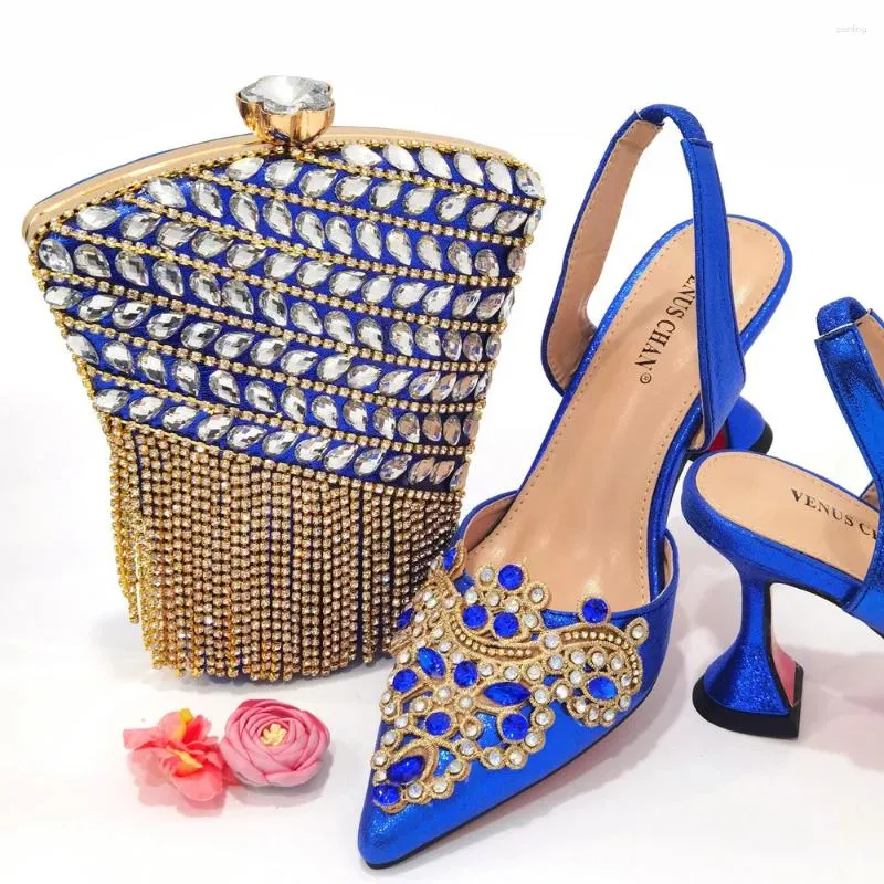 Chaussures de robe africaine élégante couleur R.Blue et sac assorti ensemble nigérian talons hauts fête pour mariage